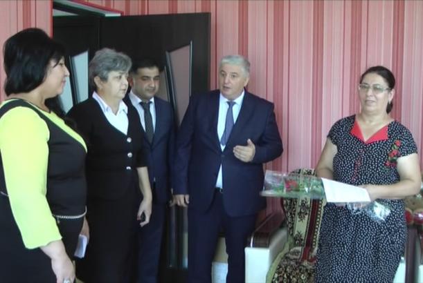 Qazi və şəhid ailələrinə yeni evlər verilib