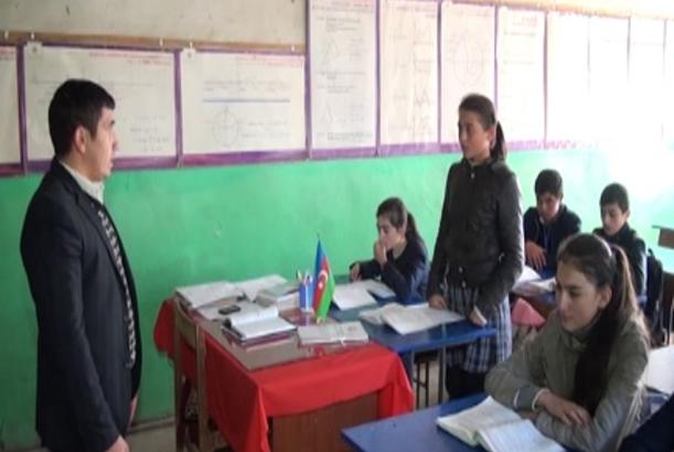 Məktəblərdə kişi müəllimlərinin sayı niyə azalır?
