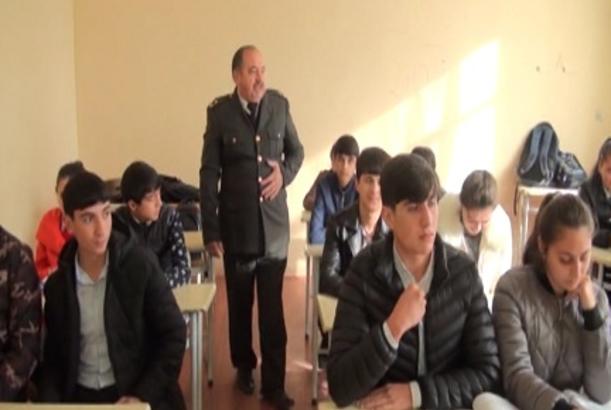 Məktəblərdə gənclərin çağırışadək hərbi hazırlıq dərsləri necə keçirilir?