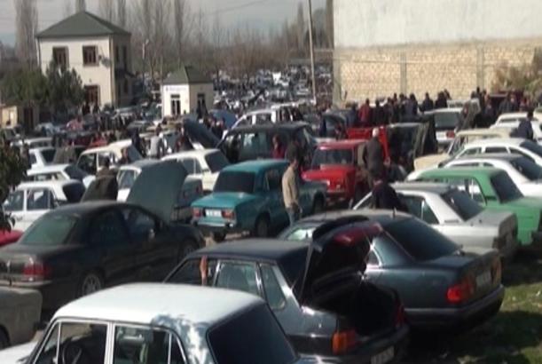 Maşın bazarında qiymətlər ucuzlaşıb
