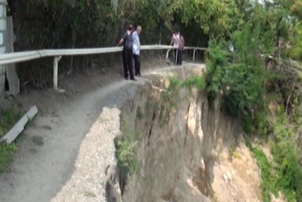 Ağstafada torpaq sürüşməsi: sakinlər qorxu içərisindədir