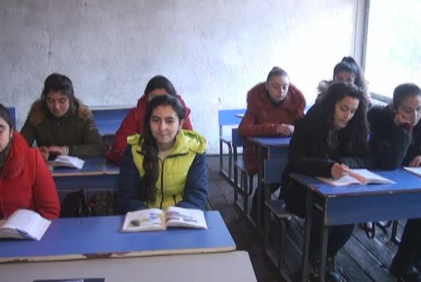Kənd məktəblərində təmayüllü siniflərin üstünlükləri nədir?