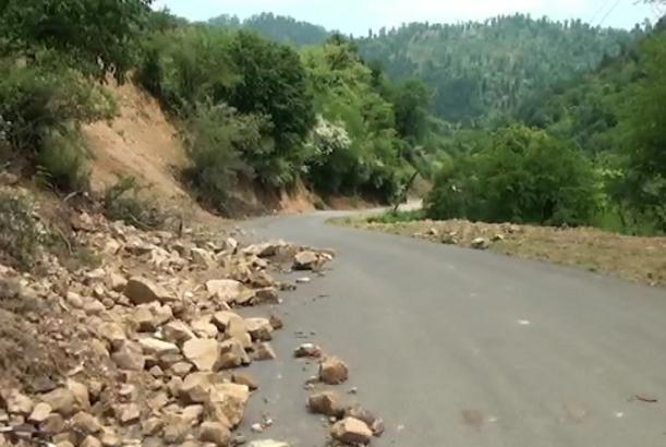 Astarada 7 kəndi birləşdirən yol yararsız vəziyyətədir