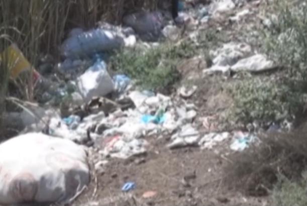 Biləsuvardakı su kanalı zibil poliqonuna çevrilib