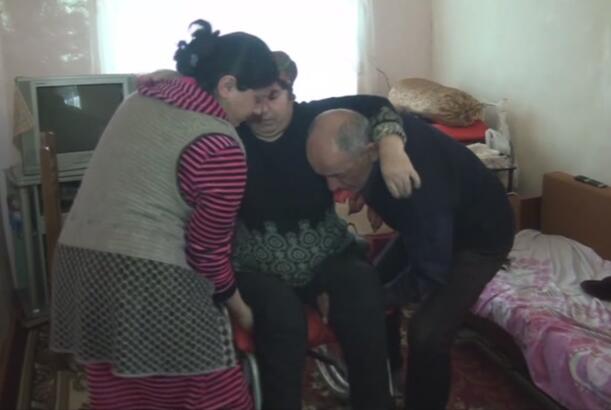 58 yaşlı qadına yardım edək