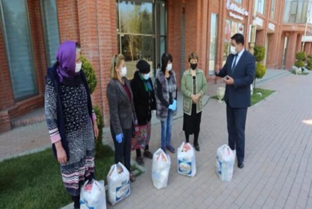 Gəncədə ehtiyacı olan ailələrə ərzaq yardımı davam edir