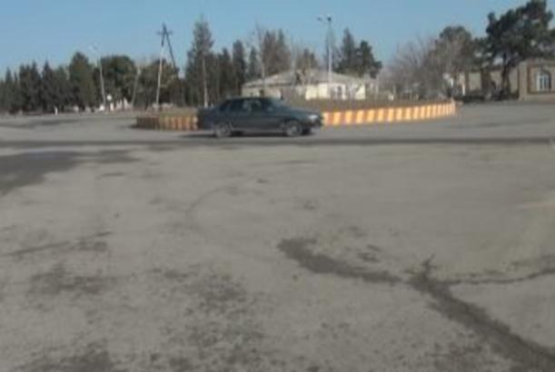 Goranboyda ziddiyyətli yol nişanları