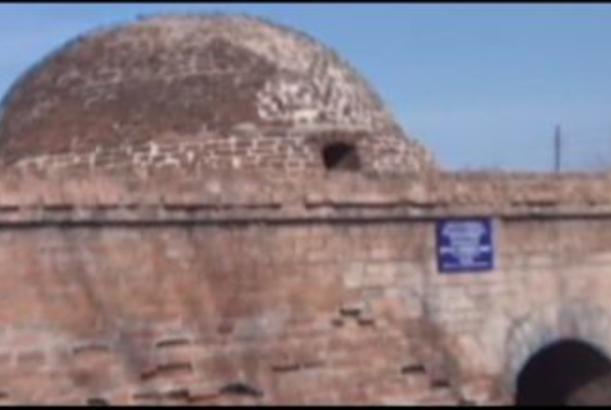 Bərdədə tarixi hamam dağılır