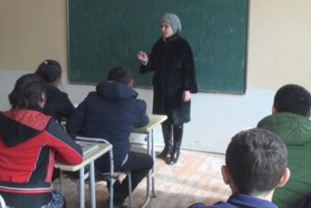 Cəbhə kəndinin şəhərli müəllimləri